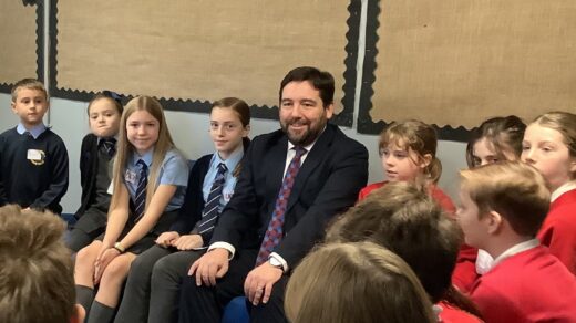 During the visit, children asked a variety of insightful questions to David Baines MP, tackling issues such as the environment, taxes, road safety, and even potholes.